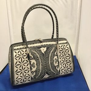 Laga Handbags - Sehat